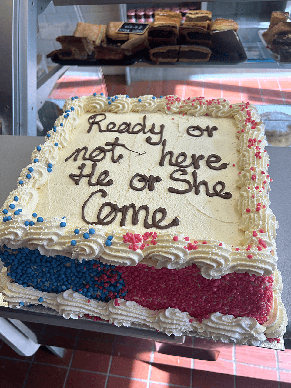 Ready-or-Not,-He-or-She-Come-Doreens-Bakery-Cake-Fresh-Cream-Tradtional-Sponge-Cake